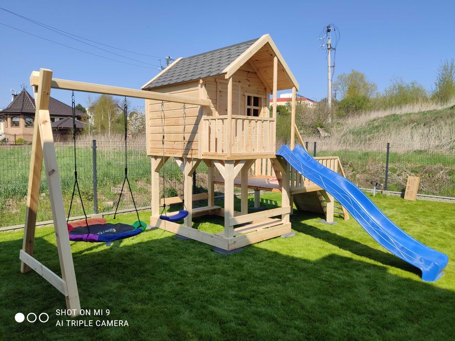 plac zabaw domek dla dzieci , huśtawka