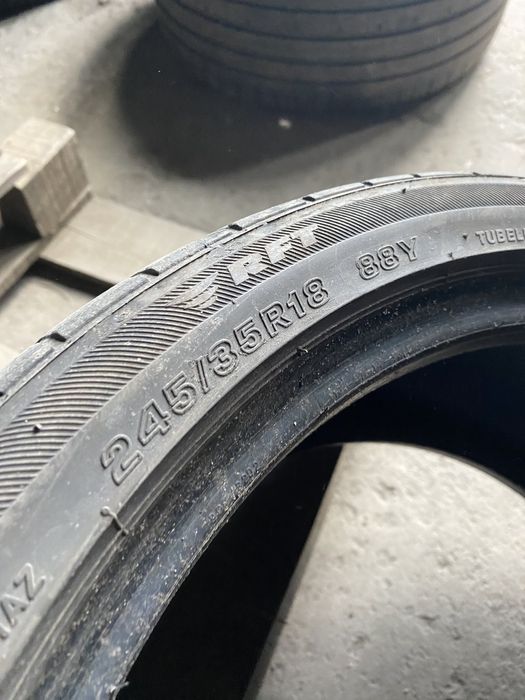 245.35.18 Bridgestone 1шт лето БУ склад шины резина из Европы 35 R18