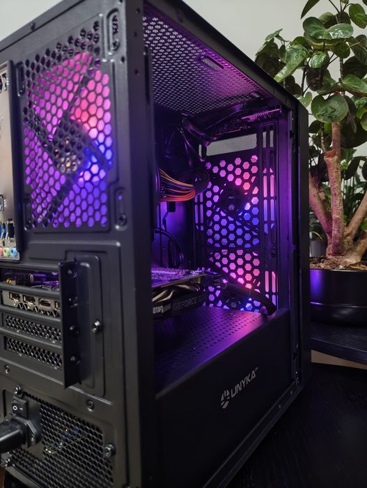 PC gaming/ R5 3600/ GTX 1660 super/ 16gb RAM