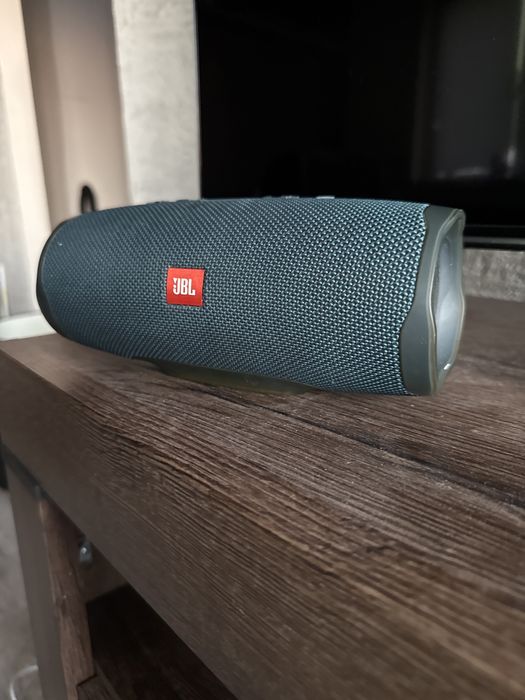 Glosnik przenosny jbl charger4