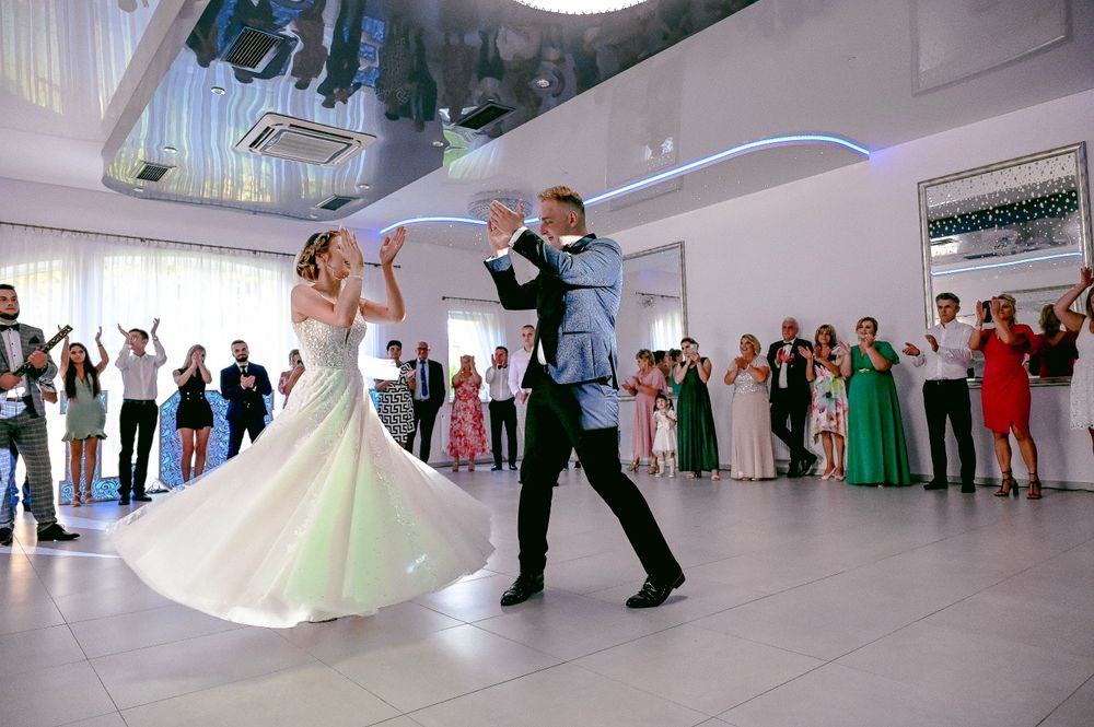 Suknia ślubna literka A