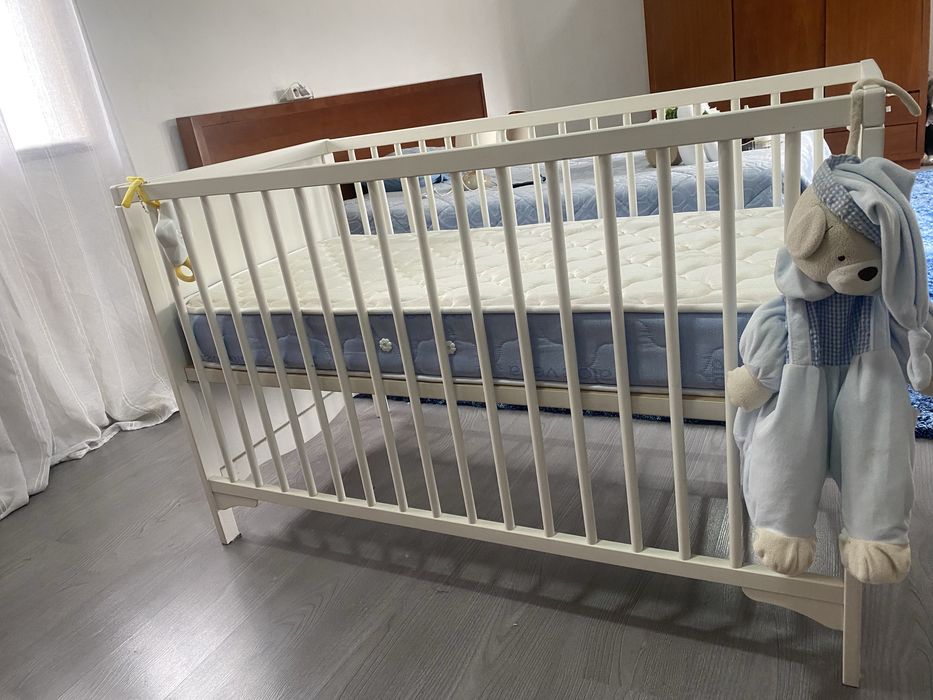 Berço com colchão