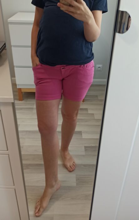 Krótkie spodenki ciążowe jojomamanbebe różowe S 36 niski pas ciążowy