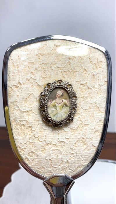 Conjunto tocador com imagem de Marie Antoinette.