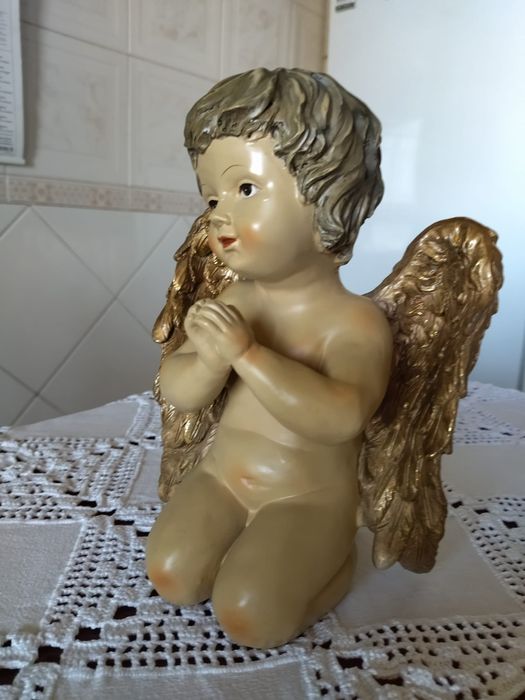 Anjo em polifriba altura 25cms