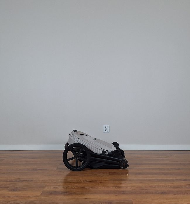 NAJNOWSZY MODEL  Venicci Claro . Wózek 4w1 z bazą isofix