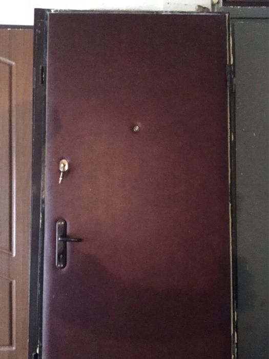 Вхідні двері  БУ , Металеві двері в квартиру , технічні( монтаж)