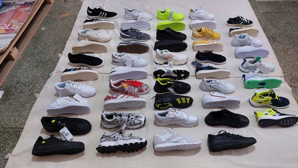 Сток кросівок оптом Adidas Reebok