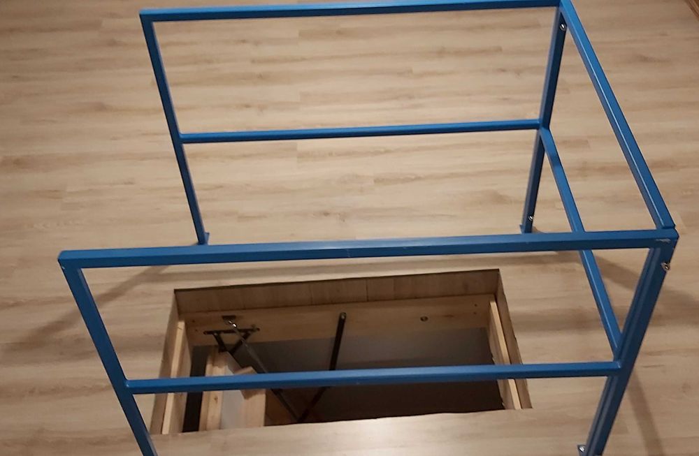 Barierka na wyłaz strychowy Barierka na strych