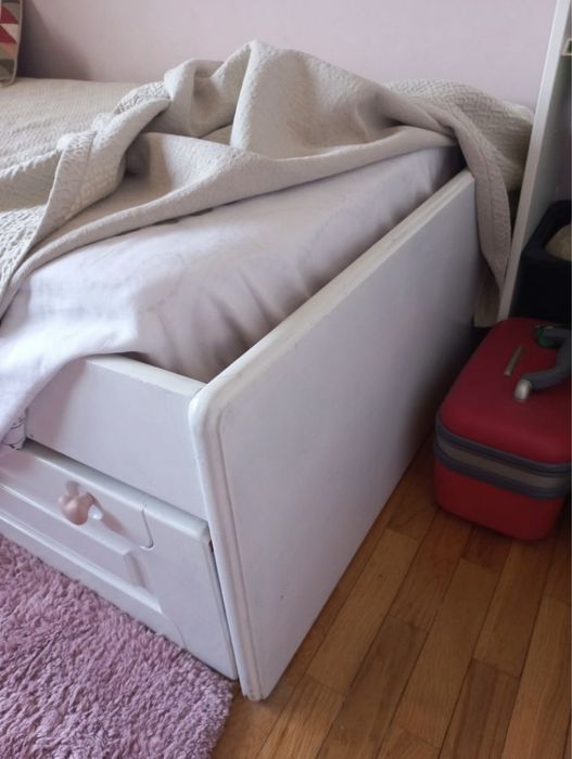 Cama de solteiro dupla