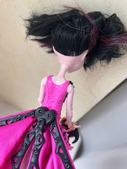 Mattel Monster High Дракула Дракулаура з крилами кажан трансформер