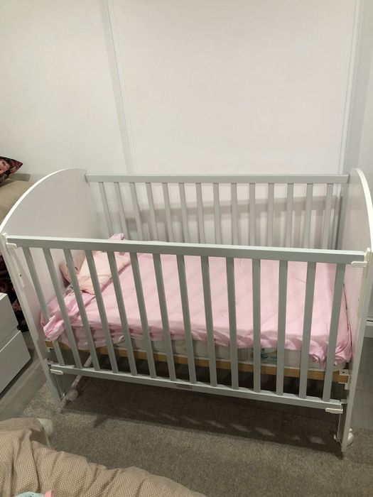 Cama de bebé como nova