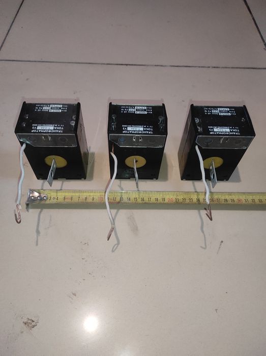 Продам трансформатор тока Т-0.66 УЗ Kn=100/5A 50Hz 65 K