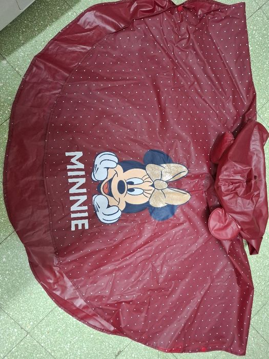 Capa de chuva com desenho animado