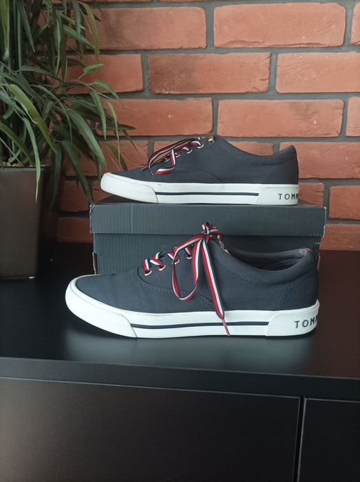 Oryginalne trampki Tommy Hilfiger granatowe