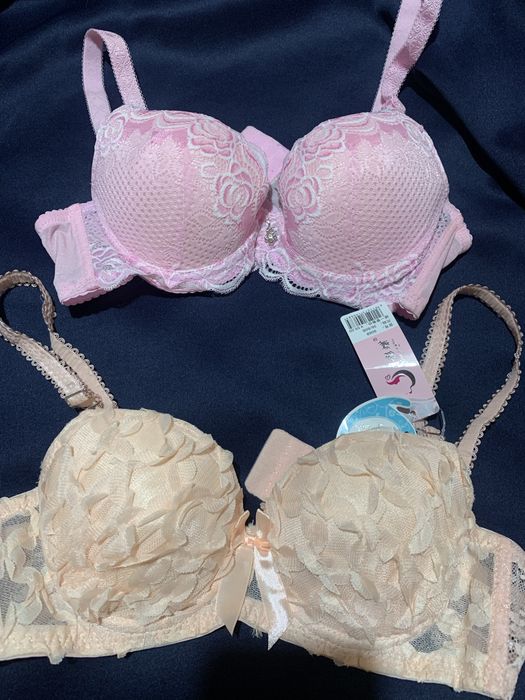 Бюстгальтери нові