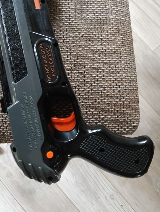 Bug salt gun asault rifle strzelba na sól na insekty muchy komary pająki