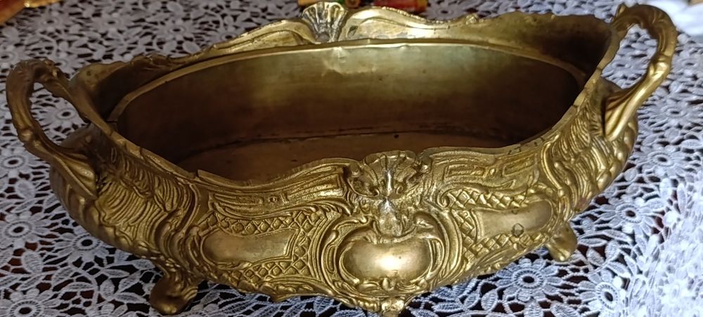 mosiężna żardiniera