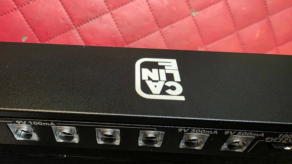 Pedalboard gitarowy z zasilaczem i torbą Caline CB102A