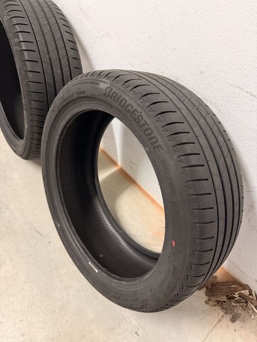 2 Pneus Bridgestone 205/45 R17 84V