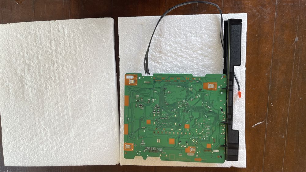 Материнська плата від телевізора Samsung QE50Q60TAUXUA Main Board Mainboard