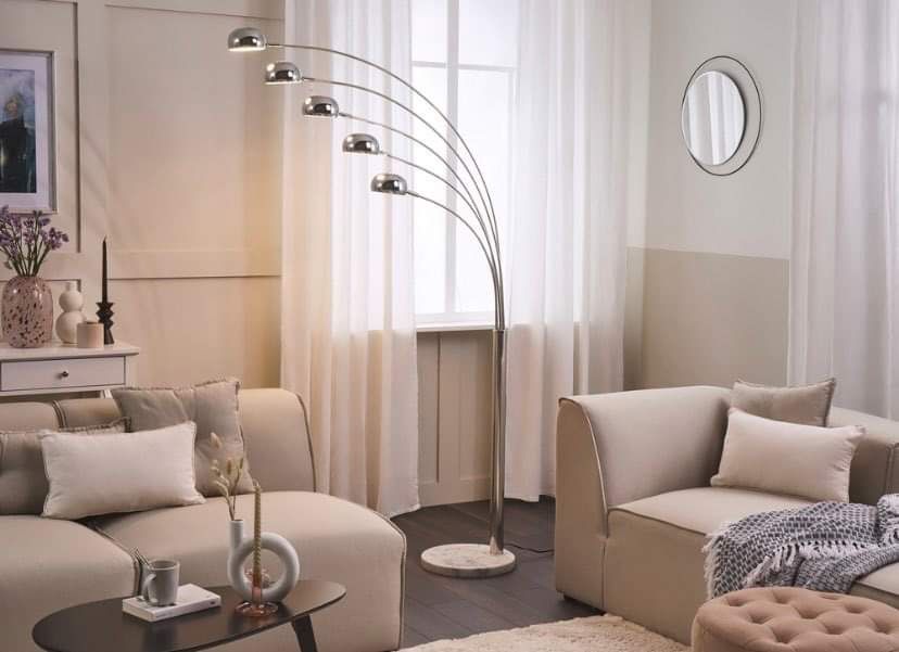 Lampa stojąca, Lampa jest używana, stan bdb