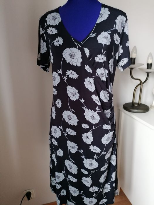 Sukienka firmy Claire