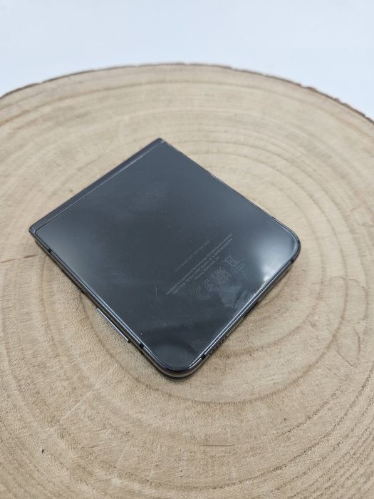 Samsung Z FLIP5  DEMO