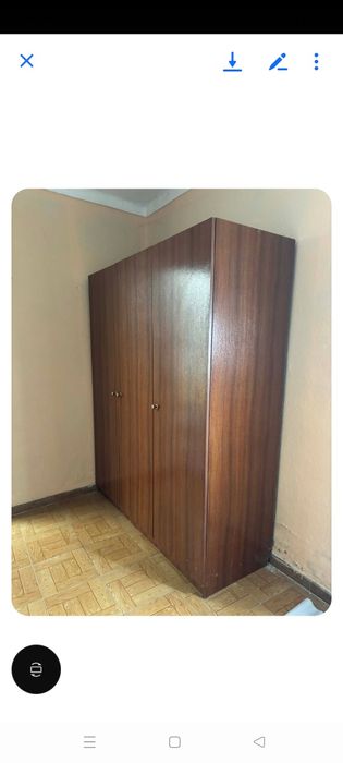 Roupeiro de casal em bom estado