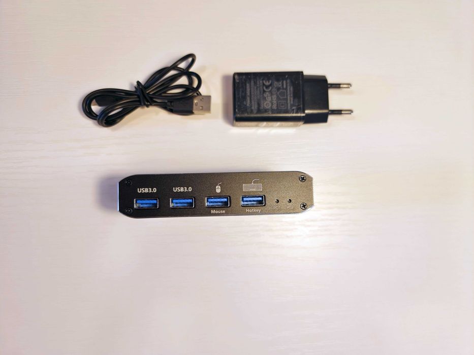 KONSOLA KVM HDMI 2.1 Przełącznik Switch 4K120Hz 8K Pawonik