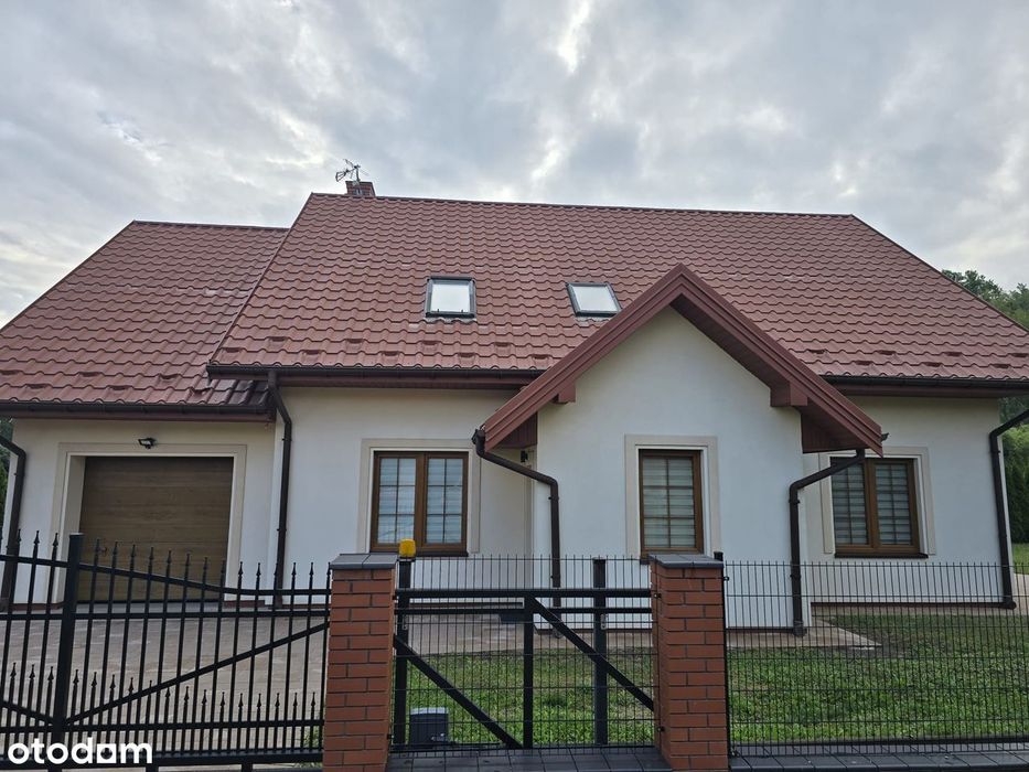 Shtëpi, 194 m², tokë 700 m²