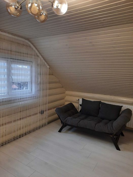 Затишний  будинок у центрі міста подобово посуточно