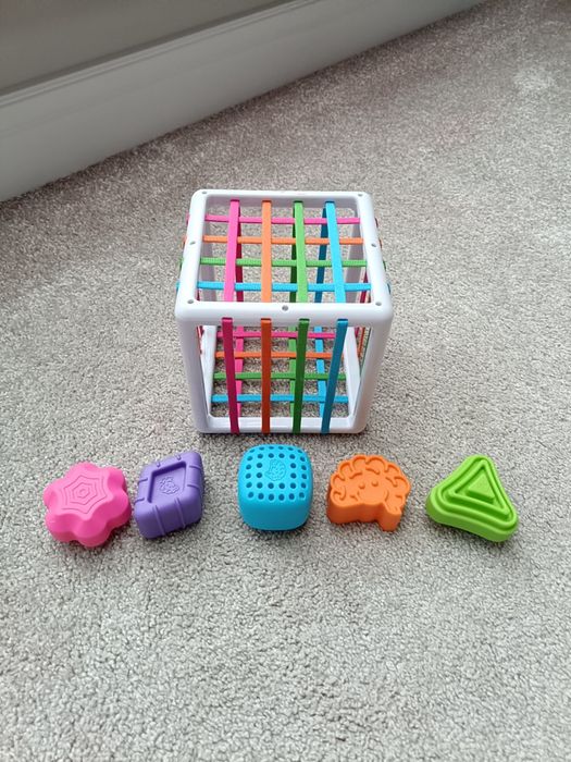 Sprzedam kostkę Fat Brain Toys.