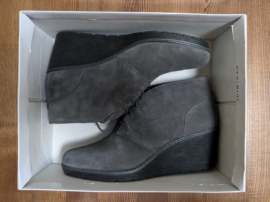 Черевики жіночі замшеві Clarks Hazen Charm 42.5