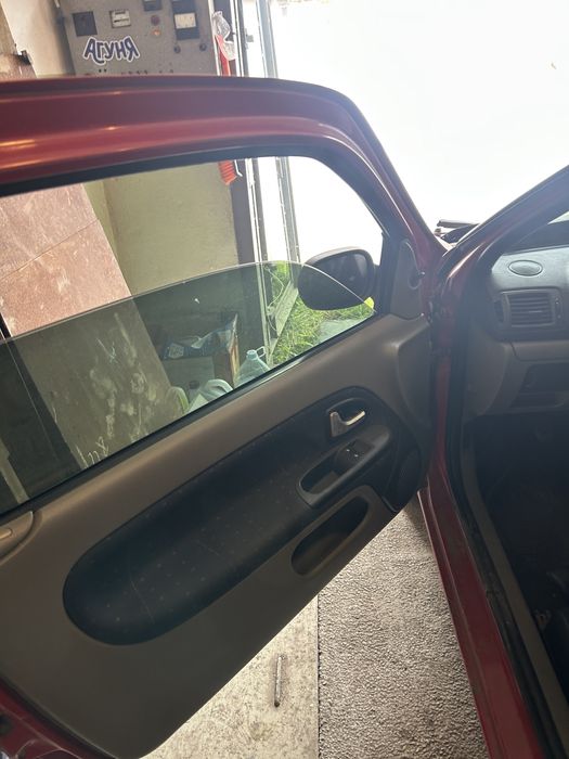 Renault Clio 2 1.2 бензин 8V Машина под разбор или для военных.