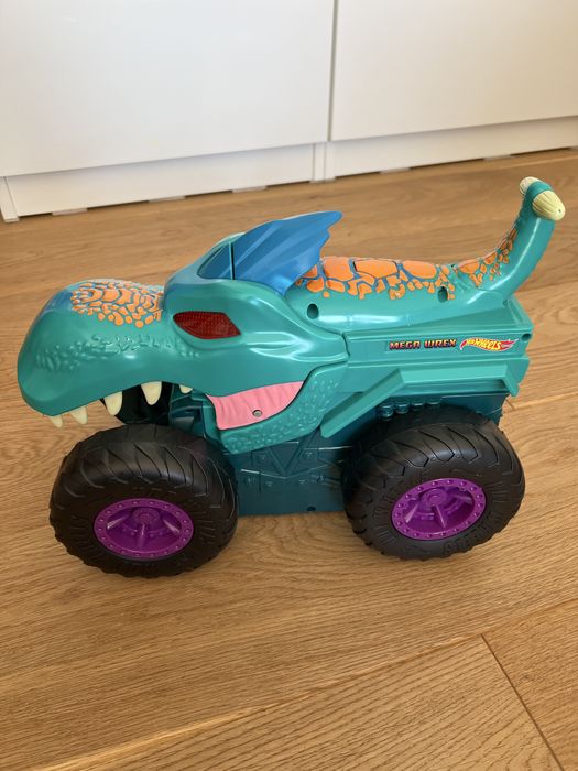 Hot wheels mega wrex