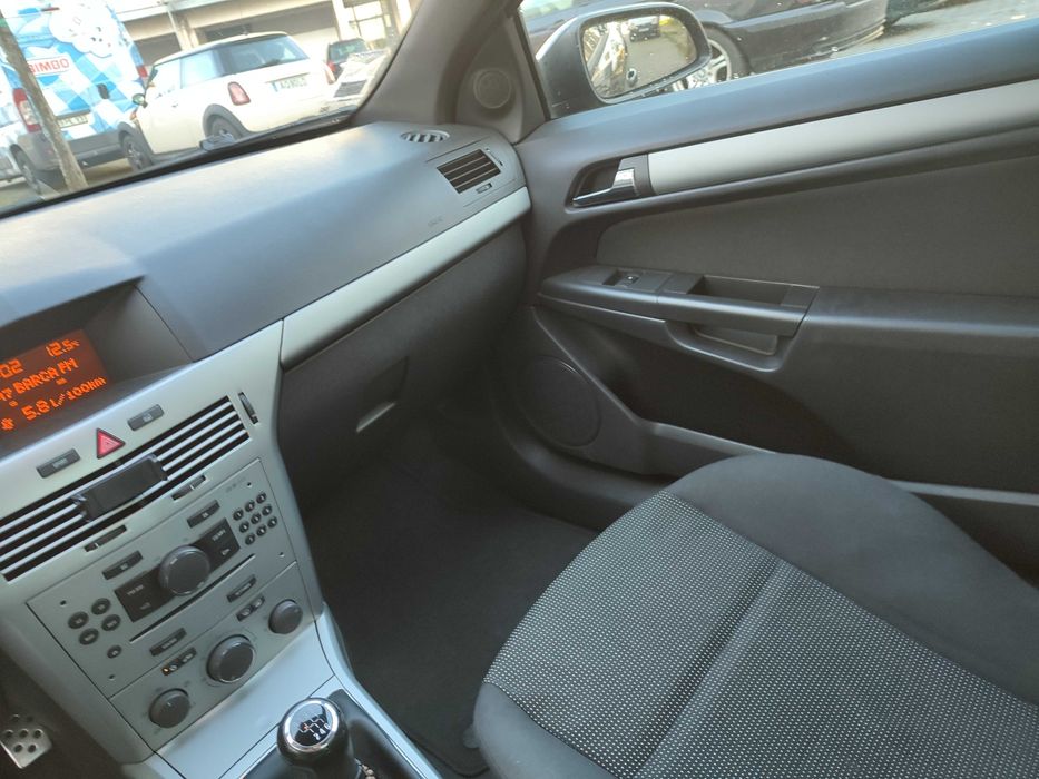 Opel Astra GTC 1.7 125 CV(Motor Isuzu)