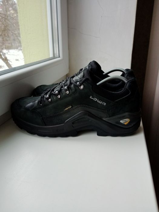 LOWA Renegade кросівки р.42.5. Gore-Tex.Vibram
Оригінальні.
Gore-Te