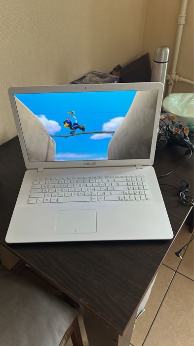 ноутбук ASUS Vivobook 17.