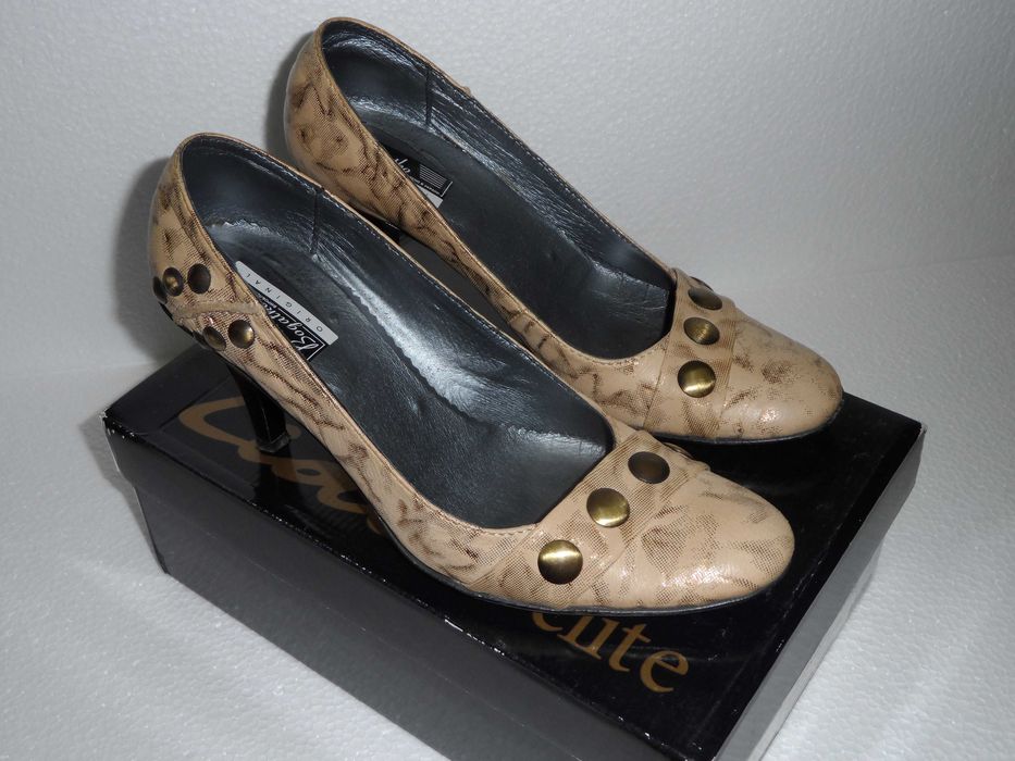 Туфлі жіночі, натуральна шкіра, б/в, розмір 38.