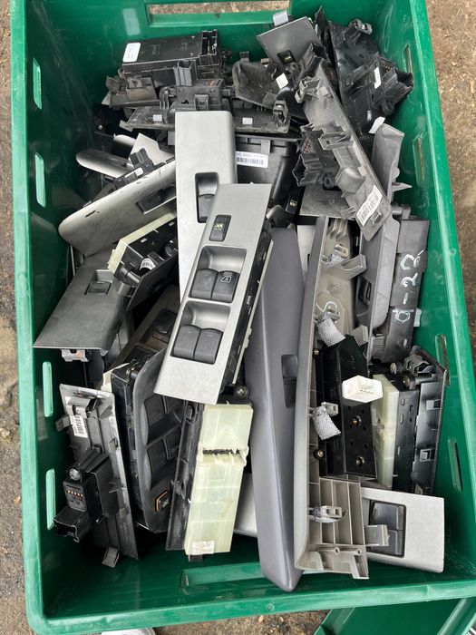 Блок керування склопідйомником Nissan navara d40 pathfinder r51