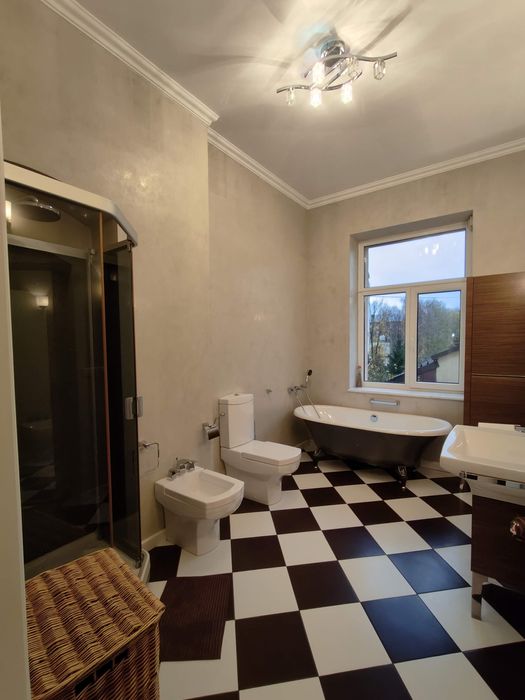 Продаж квартири на Коновальця у Львові