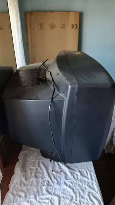 TV crown cores 55cm a trabalhar