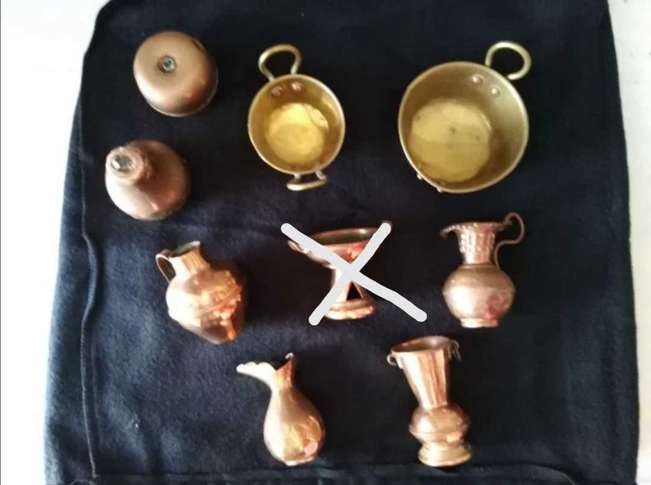 Miniaturas em cobre e latão