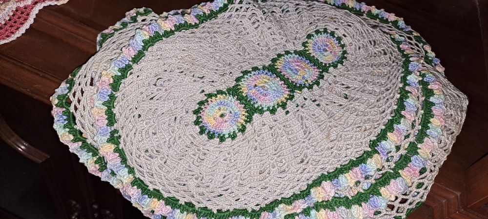 Conjunto de 7 naprons de renda feito à mao