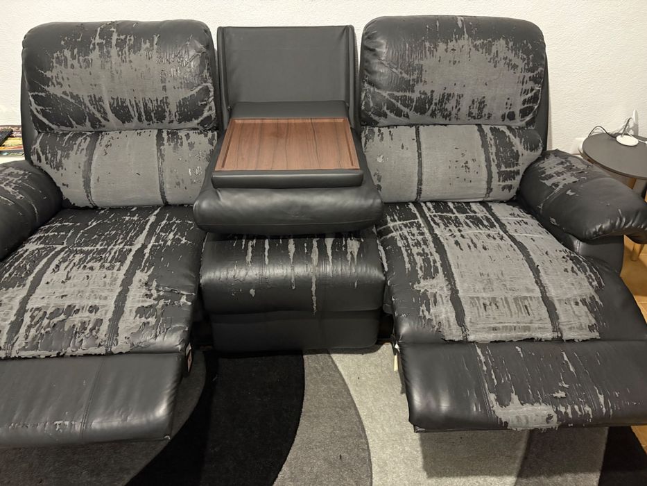 Sofá reclinável preto