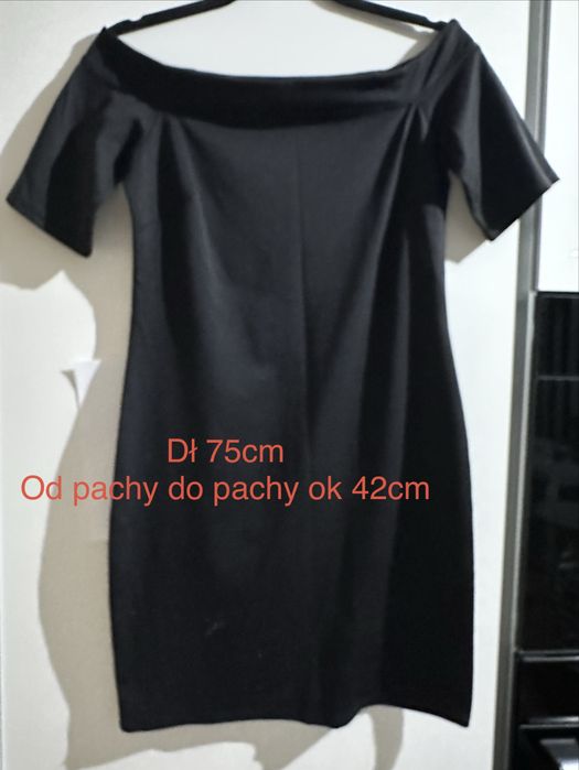 Sukienka z odkrytymi ramionami, czarna. Mini. H&M.