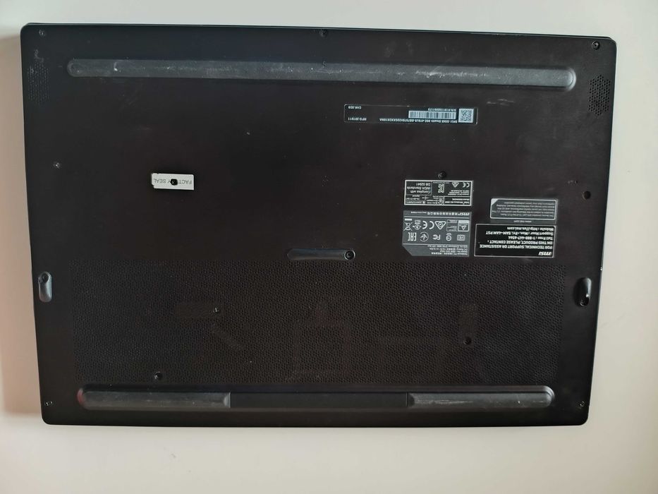 MSI GS65 Stealth 9SE i7-7950H 32GB nVIDIA RTX2060 6G SSD1Tb