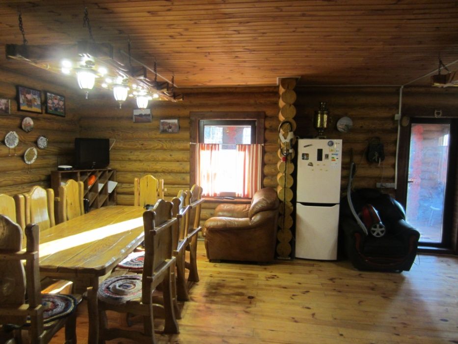 Будинок/Сруб/Баня у лісі