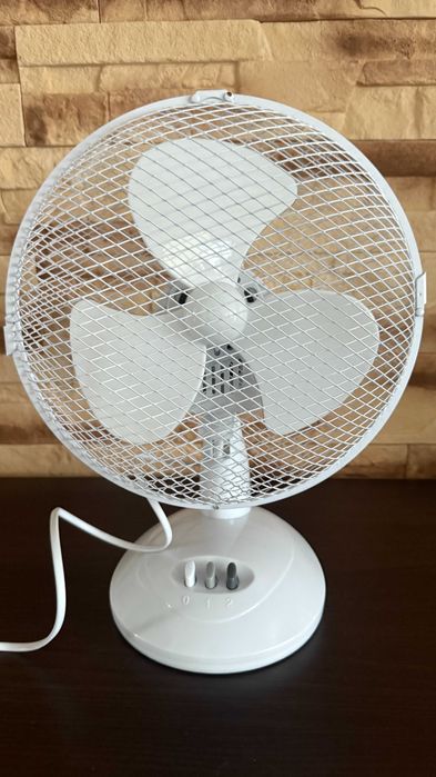 Wentylator biurkowy śr. 23 cm biały VO0020